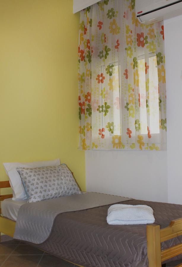 Souzana Rooms เนอาปลายา ภายนอก รูปภาพ